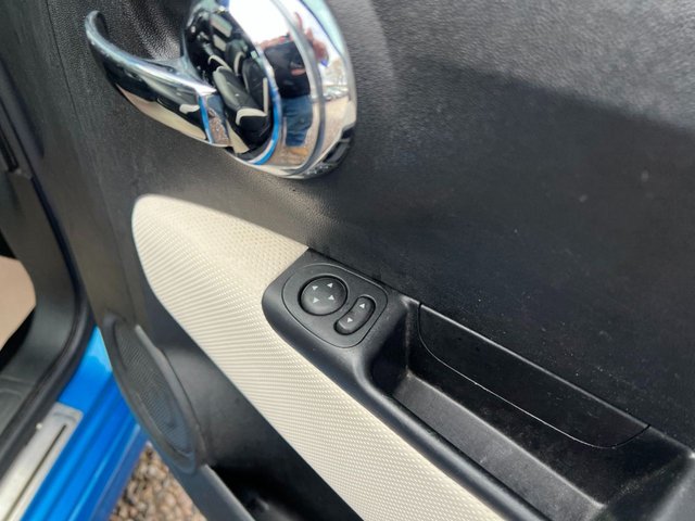 2017 FIAT 500 - Photo 10