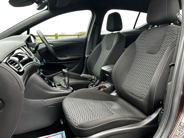 2016 VAUXHALL ASTRA 1.6 CDTi ecoTEC BlueInjection SRi Hatchback 5dr Diesel Manual Euro 6 (110 ps) - Photo 5