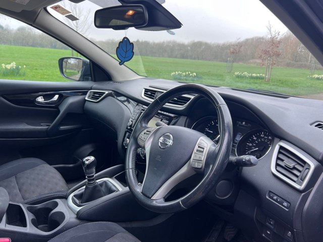 2015 Nissan Qashqai 1L N-Tec+ 5dr - Photo 2