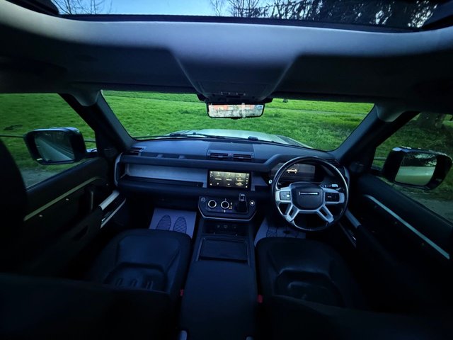 2020 LAND ROVER DEFENDER 2020 2.0 SD4 FIRST EDITION OPEN PAN ROOF 7 SEATS NAV 360 CAMERA HEAT SEATS 22" ALLOYS STEPS SUV 5DR DIESEL AUTO 4WD EURO 6 (S/S) (240 PS) - Photo 4