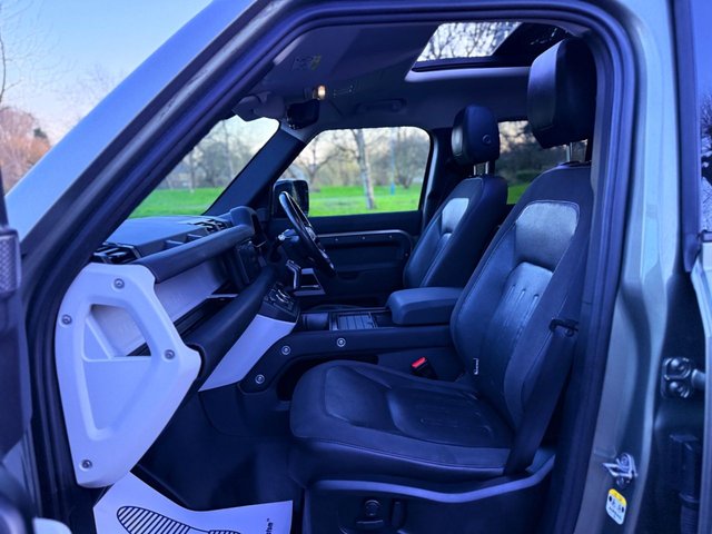 2020 LAND ROVER DEFENDER 2020 2.0 SD4 FIRST EDITION OPEN PAN ROOF 7 SEATS NAV 360 CAMERA HEAT SEATS 22" ALLOYS STEPS SUV 5DR DIESEL AUTO 4WD EURO 6 (S/S) (240 PS) - Photo 5