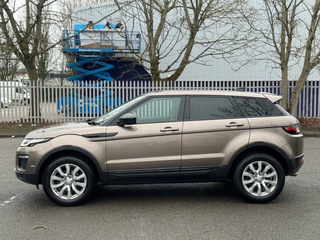 2017 Land Rover Range Rover Evoque 2L SE Tech 5dr - Photo 4