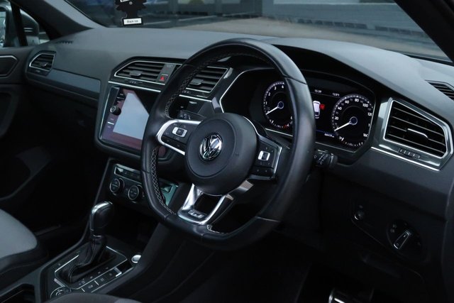 2018 Volkswagen Tiguan 2L R-Line 5dr - Photo 10