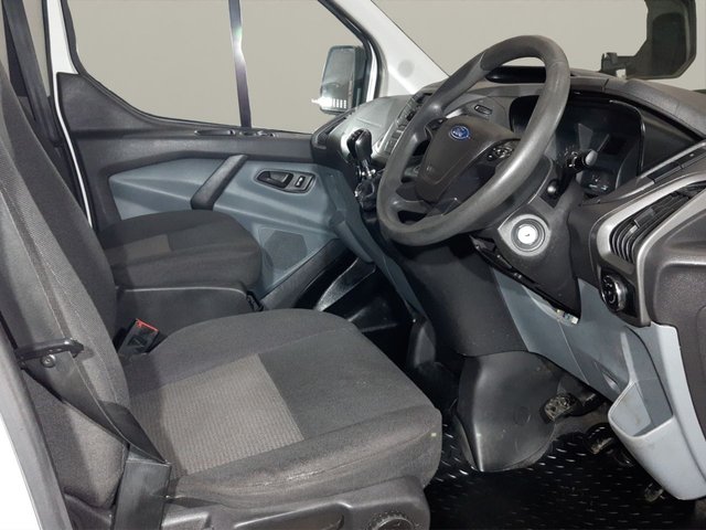 2017 Ford Transit Custom 2L null 5dr - Photo 4