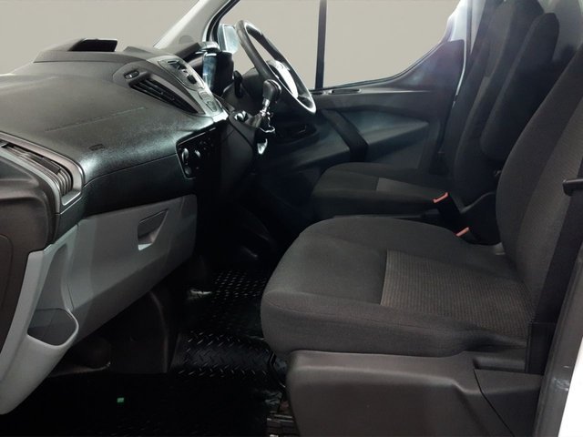 2017 Ford Transit Custom 2L null 5dr - Photo 9
