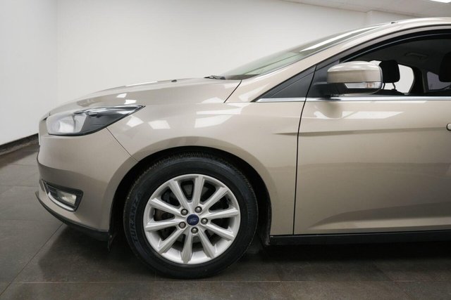 2016 FORD FOCUS 1.5T EcoBoost Titanium Auto Euro 6 (s/s) 5dr - Photo 6