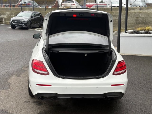 2018 Mercedes-Benz E-CLASS - Photo 8