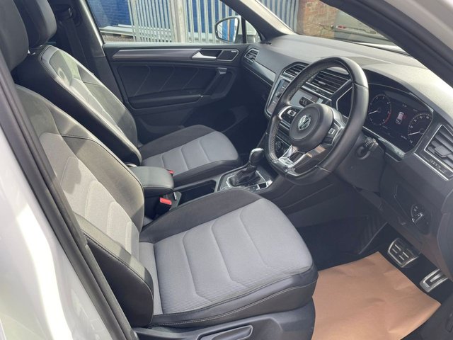 2017 VOLKSWAGEN TIGUAN 2017 2.0 TDI R-Line SUV 5dr Diesel DSG 4Motion Euro 6 (s/s) (190 ps) - Photo 2
