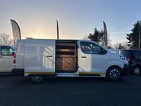USED 2022 72 VAUXHALL VIVARO 1.5 Turbo D 2900 Dynamic Panel Van 6dr Diesel Manual L2 H1 Euro 6 (s/s) (100 ps) AIRCON/3 SEATS/BLUETOOTH/CARPLAY