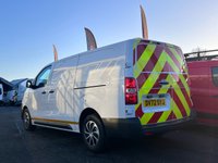 USED 2022 72 VAUXHALL VIVARO 1.5 Turbo D 2900 Dynamic Panel Van 6dr Diesel Manual L2 H1 Euro 6 (s/s) (100 ps) AIRCON/3 SEATS/BLUETOOTH/CARPLAY