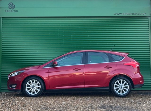 2018 FORD FOCUS 1.0T EcoBoost Titanium Hatchback 5dr Petrol Manual Euro 6 (s/s) (100 ps) - Photo 5
