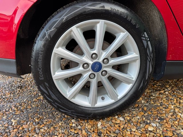 2018 FORD FOCUS 1.0T EcoBoost Titanium Hatchback 5dr Petrol Manual Euro 6 (s/s) (100 ps) - Photo 9