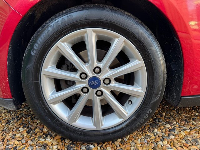 2018 FORD FOCUS 1.0T EcoBoost Titanium Hatchback 5dr Petrol Manual Euro 6 (s/s) (100 ps) - Photo 11