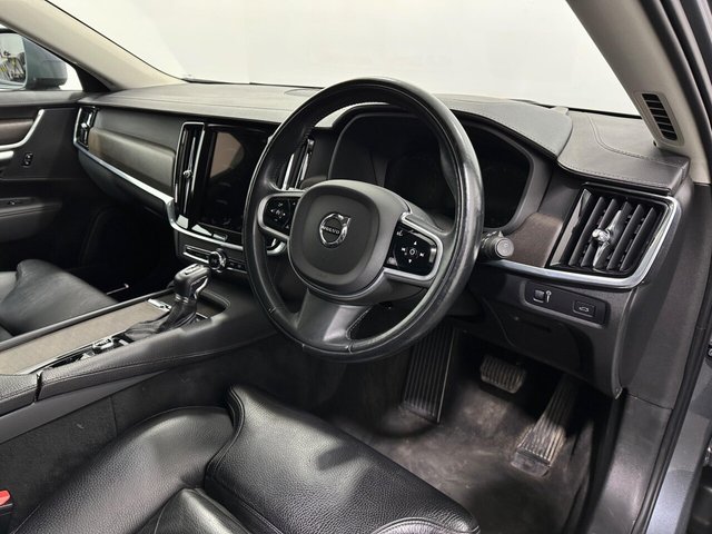 2020 Volvo V90 Cross Country - Photo 10
