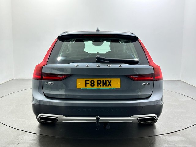 2020 Volvo V90 Cross Country - Photo 7