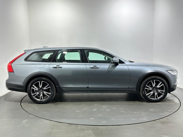 2020 Volvo V90 Cross Country - Photo 9