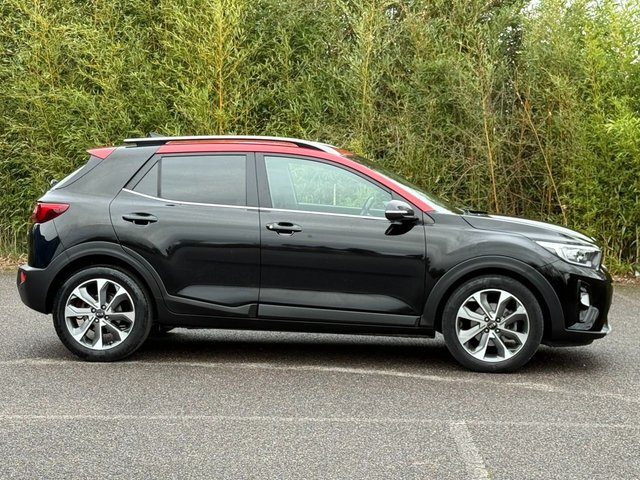 View our KIA STONIC