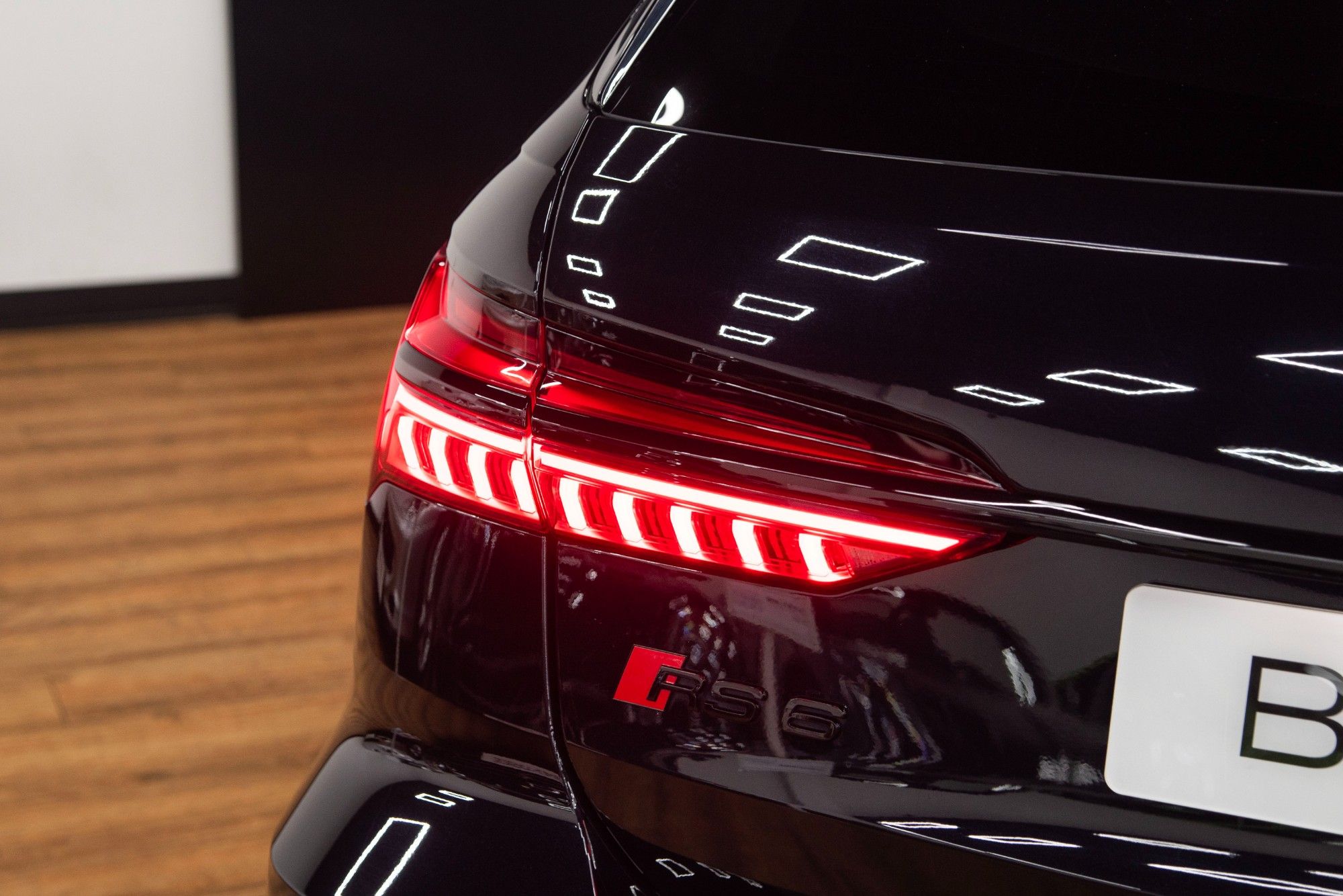 USED 2020 V AUDI RS6 AVANT 4.0 TFSI V8 Vorsprung Estate 