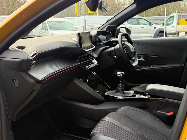 2021 PEUGEOT 208 - Photo 10