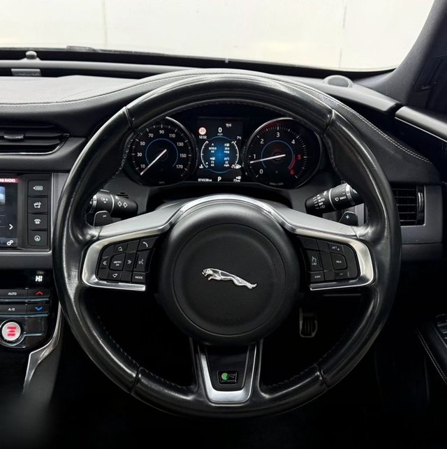 2016 JAGUAR XF - Photo 10