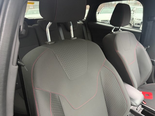 2017 Ford Focus - Photo 5