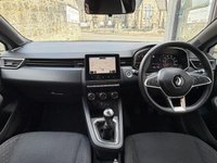 USED 2020 20 RENAULT CLIO 1.0 TCe Iconic Hatchback 5dr Petrol Manual Euro 6 (s/s) (100 ps) FULL MAIN DEALER SERVICE HISTORY+2 OWNERS FROM NEW+FINANCE AVAILABLE+SATELLITE NAVIGATION+REAR PARKING SENSORS