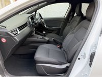 USED 2020 20 RENAULT CLIO 1.0 TCe Iconic Hatchback 5dr Petrol Manual Euro 6 (s/s) (100 ps) FULL MAIN DEALER SERVICE HISTORY+2 OWNERS FROM NEW+FINANCE AVAILABLE+SATELLITE NAVIGATION+REAR PARKING SENSORS