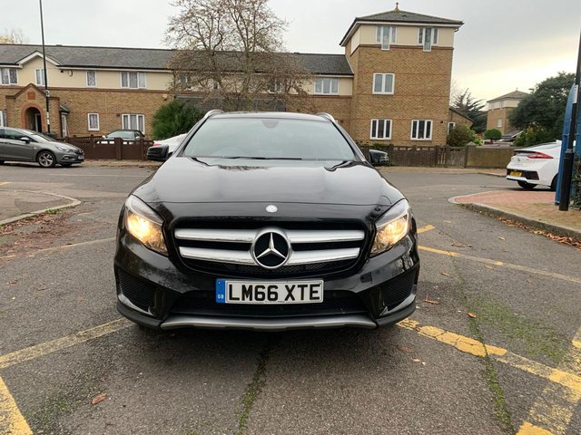 2016 Mercedes-Benz Gla 1.6L Amg Line 5dr - Photo 2