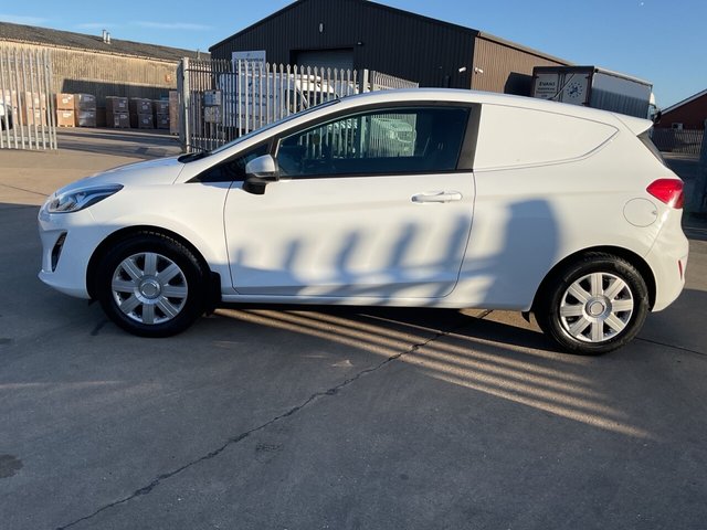 2019 FORD FIESTA VAN - Photo 8