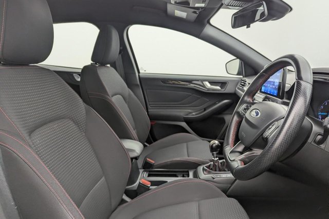 2019 Ford Focus - Photo 3