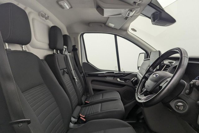 2021 Ford Transit Custom 2L Limited 5dr - Photo 3