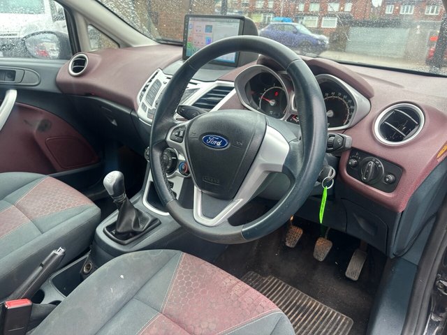 2010 Ford Fiesta 1.3L Zetec 3dr - Photo 9
