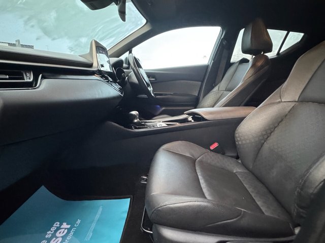 2022 TOYOTA C-HR 2.0 VVT-h GPF Excel SUV 5dr Petrol Hybrid CVT Euro 6 (s/s) (184 ps) - Photo 5