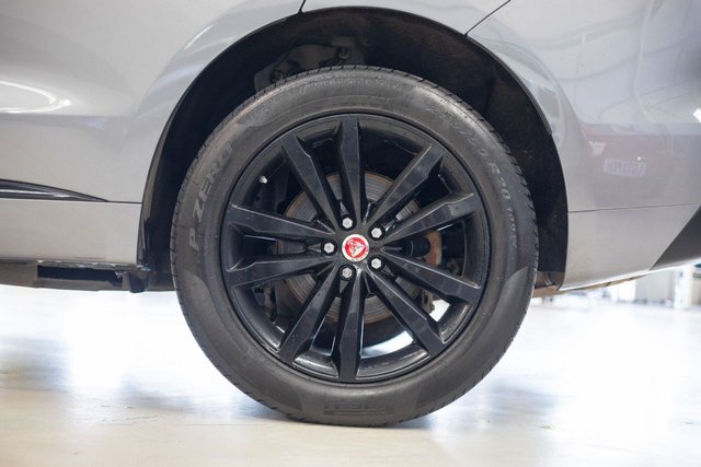 2020 Jaguar F-Pace 2L Chequered Flag 5dr - Photo 7