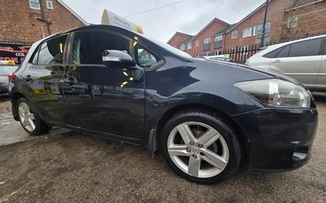 2011 TOYOTA AURIS 1.6 V-Matic SR Hatchback 5dr Petrol Manual Euro 5 (132 ps) - Photo 2