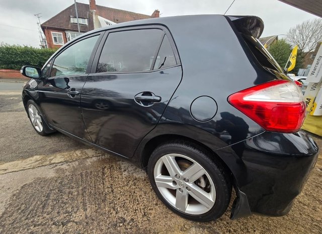 2011 TOYOTA AURIS 1.6 V-Matic SR Hatchback 5dr Petrol Manual Euro 5 (132 ps) - Photo 11