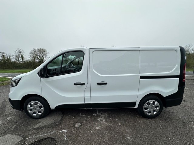 2022 RENAULT TRAFIC - Photo 11