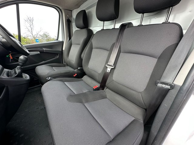 2022 RENAULT TRAFIC - Photo 5