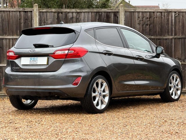 2018 Ford Fiesta - Photo 4