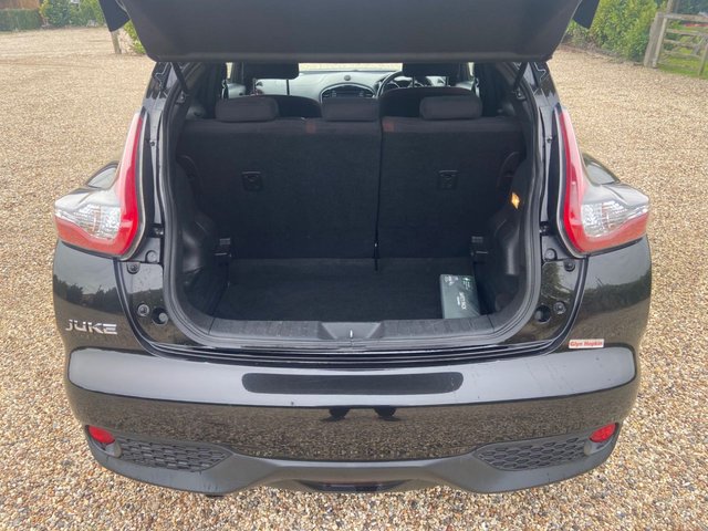 2016 NISSAN JUKE 1.2 DIG-T N-Connecta SUV 5dr Petrol Manual Euro 6 (s/s) (115 ps) - Photo 9