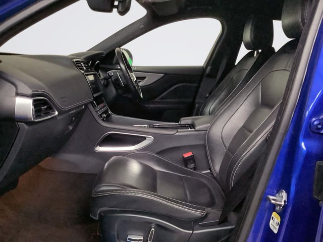 2019 Jaguar F-Pace 2L R-Sport 5dr - Photo 12