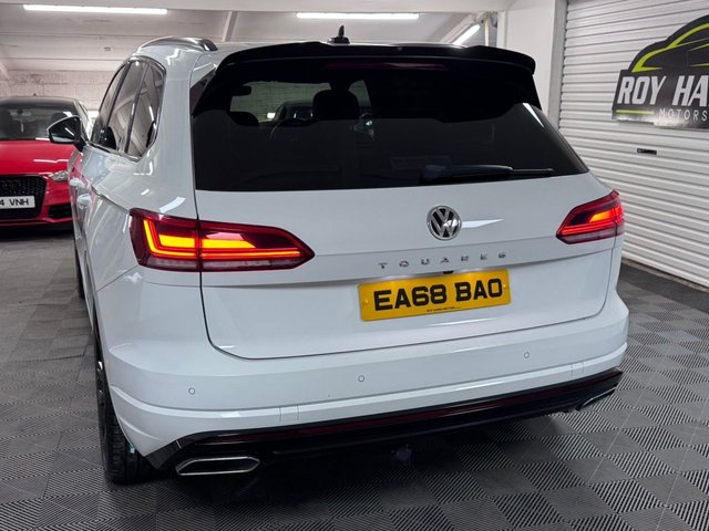 2018 VOLKSWAGEN TOUAREG 3.0 TDI V6 R-Line Tech SUV 5dr Diesel Tiptronic 4Motion Euro 6 (s/s) (286 ps) - Photo 5