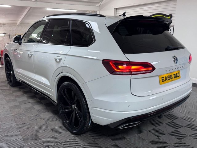 2018 VOLKSWAGEN TOUAREG 3.0 TDI V6 R-Line Tech SUV 5dr Diesel Tiptronic 4Motion Euro 6 (s/s) (286 ps) - Photo 6