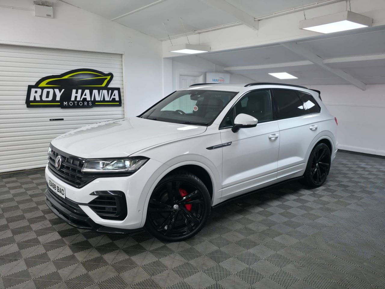 2018 VOLKSWAGEN TOUAREG 3.0 TDI V6 R-Line Tech SUV 5dr Diesel Tiptronic 4Motion Euro 6 (s/s) (286 p - vehicle photo 37 for sale on PureCar
