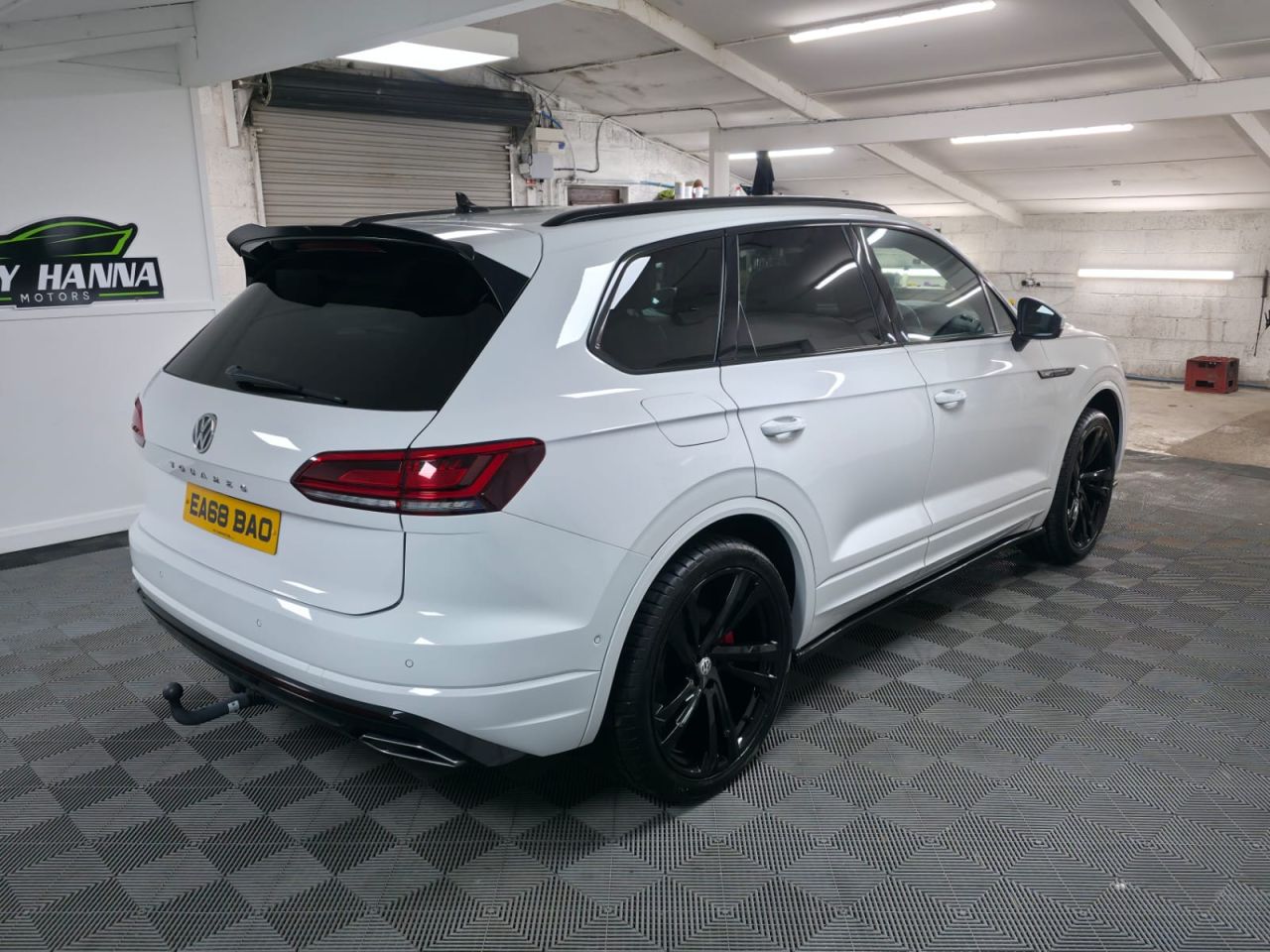 2018 VOLKSWAGEN TOUAREG 3.0 TDI V6 R-Line Tech SUV 5dr Diesel Tiptronic 4Motion Euro 6 (s/s) (286 p - vehicle photo 38 for sale on PureCar