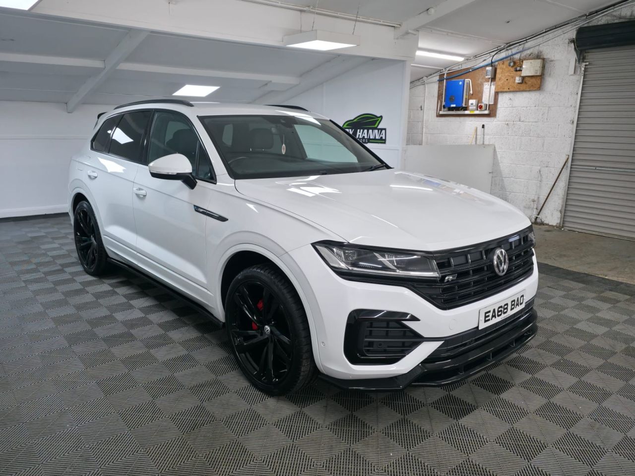 2018 VOLKSWAGEN TOUAREG 3.0 TDI V6 R-Line Tech SUV 5dr Diesel Tiptronic 4Motion Euro 6 (s/s) (286 p - vehicle photo 43 for sale on PureCar
