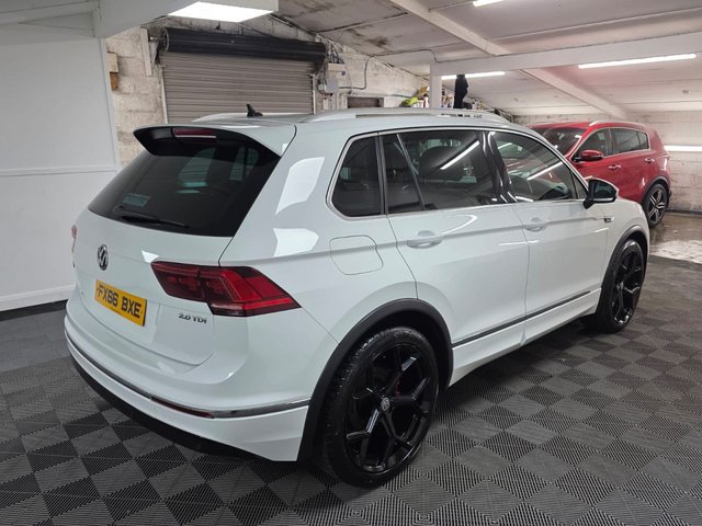 2016 VOLKSWAGEN TIGUAN 2.0 TDI BlueMotion Tech R-Line SUV 5dr Diesel Manual Euro 6 (s/s) (150 ps) - Photo 2