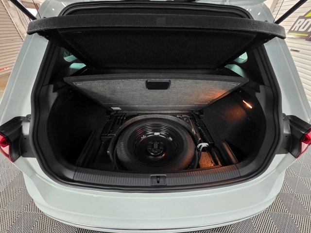 2016 VOLKSWAGEN TIGUAN 2.0 TDI BlueMotion Tech R-Line SUV 5dr Diesel Manual Euro 6 (s/s) (150 ps) - Photo 11