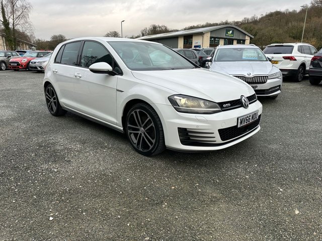 View our VOLKSWAGEN GOLF