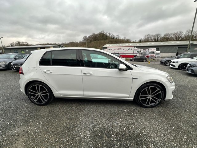 2016 VOLKSWAGEN GOLF 2.0 TDI BlueMotion Tech GTD Hatchback 5dr Diesel Manual Euro 6 (s/s) (184 ps) - Photo 8